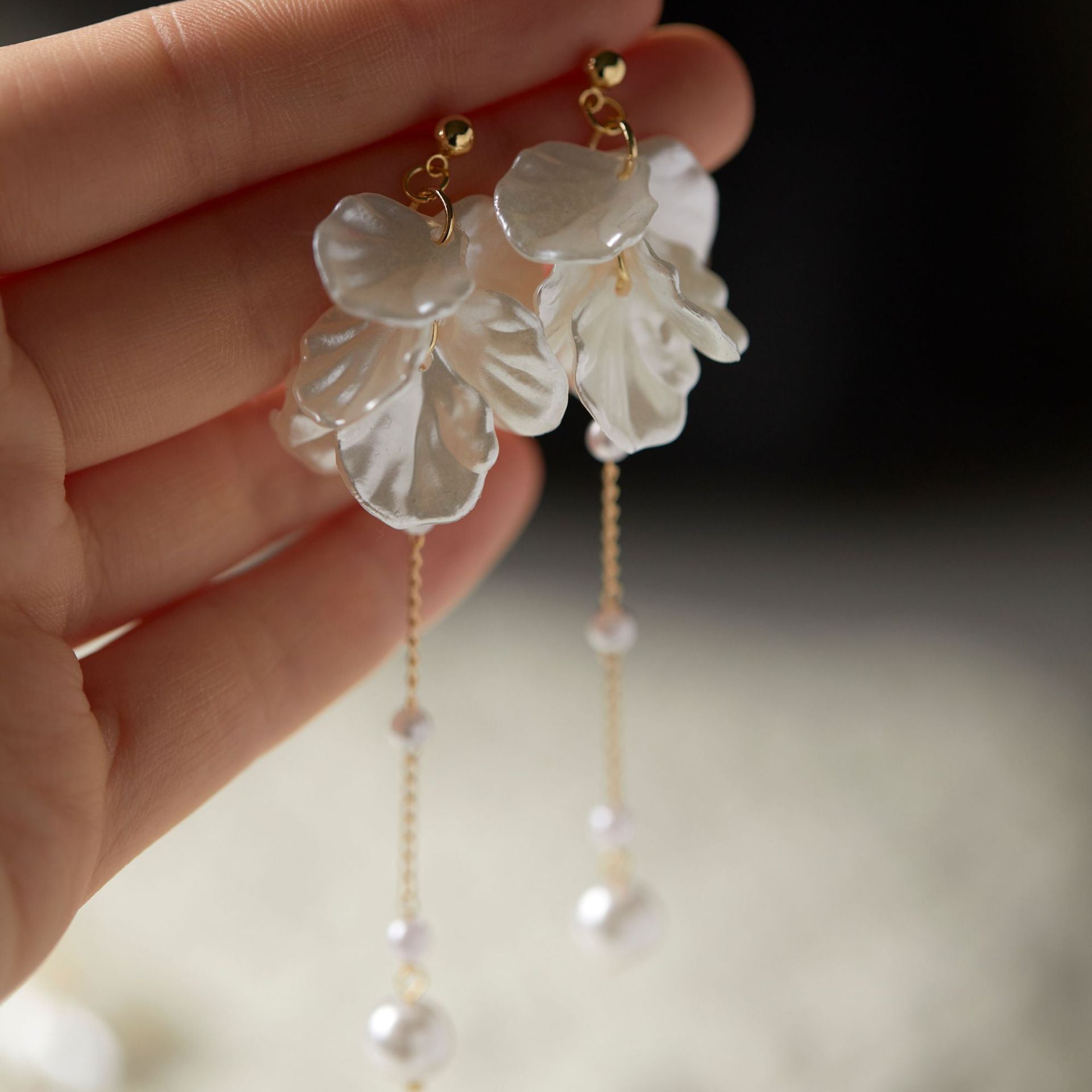 White Petal Long Tassel Round Face Female Stud Earrings