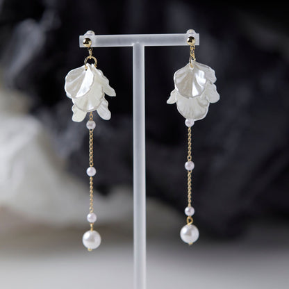 White Petal Long Tassel Round Face Female Stud Earrings